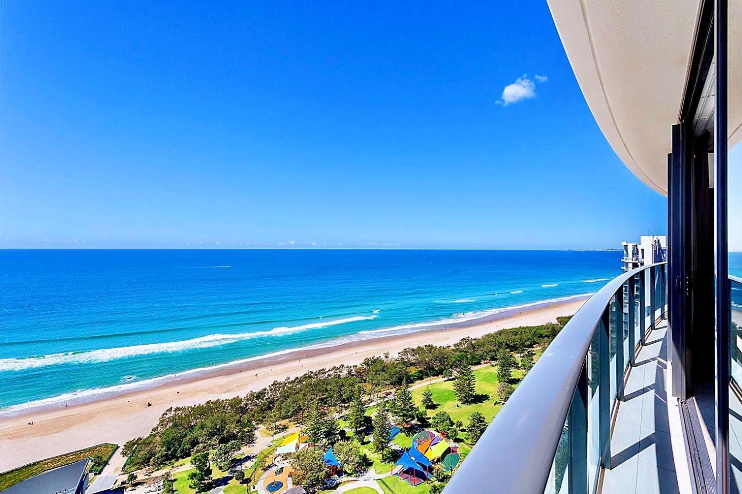 Luxury S Casino Residences Broadbeach - Holiday Paradise Голд-Кост Номер фото
