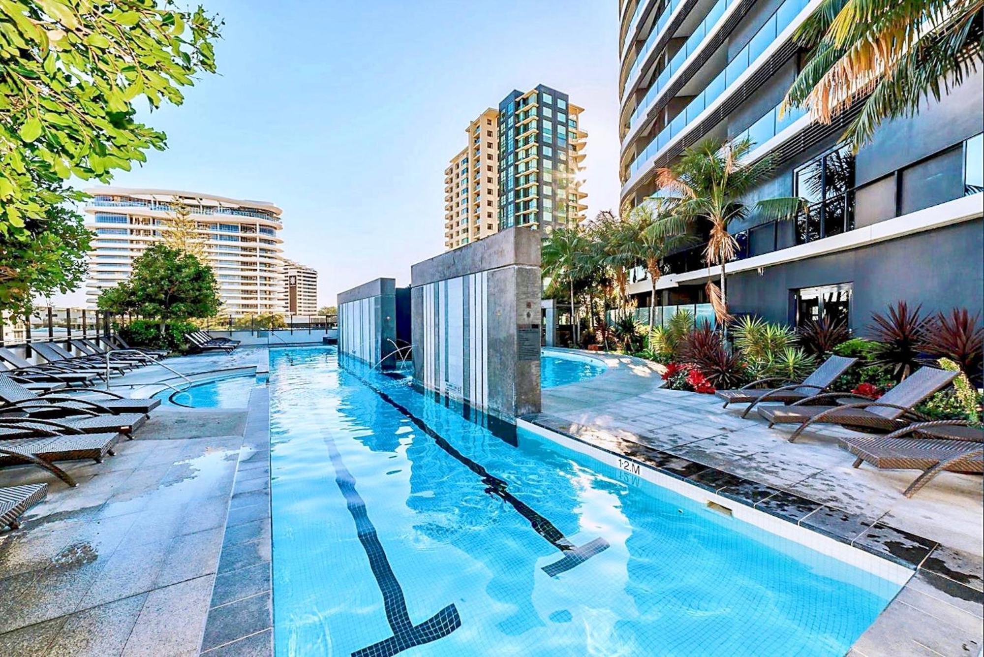 Luxury S Casino Residences Broadbeach - Holiday Paradise Голд-Кост Номер фото